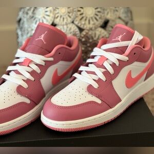 “NEW” Never worn Jordan Lows (GS)